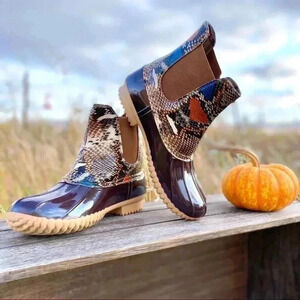 NEW Cute & Trendy Vegan Material Snake embossed slip on Duck Boots